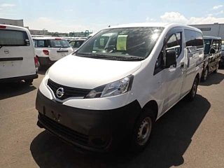 NISSAN NV200 2019