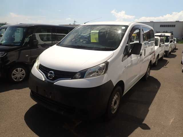 NISSAN NV200 2018