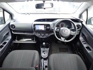 TOYOTA VITZ 2019