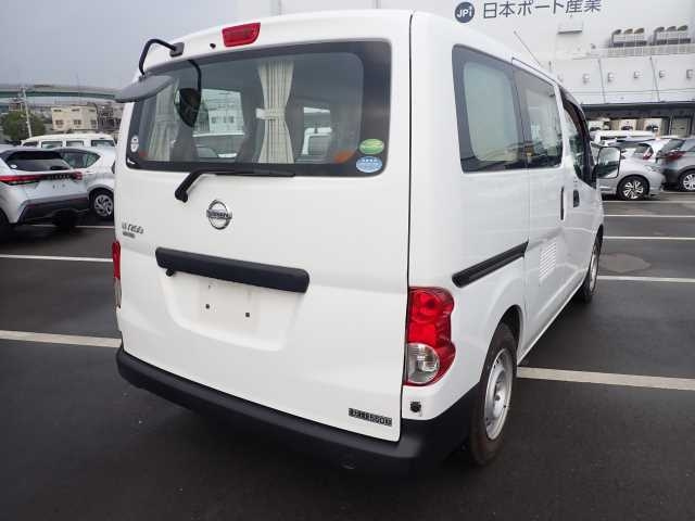 NISSAN NV200 2018