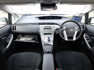 TOYOTA PRIUS 2014
