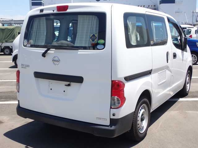 NISSAN NV200 2018