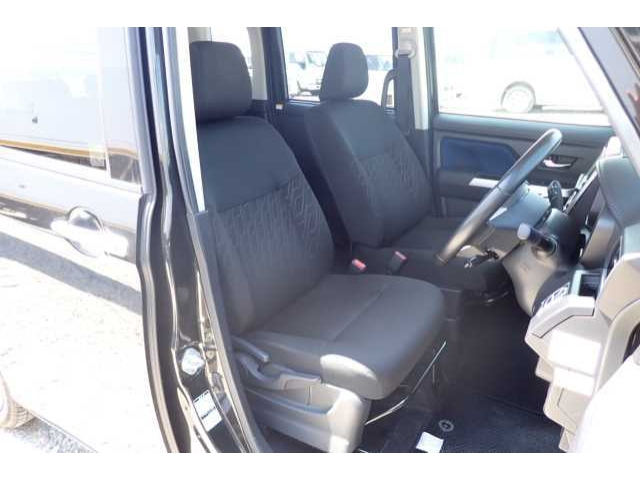 TOYOTA ROOMY 2019