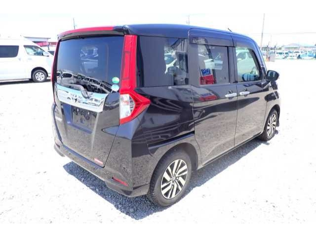 TOYOTA ROOMY 2019