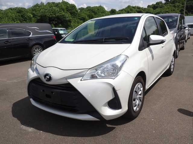 TOYOTA VITZ 2017