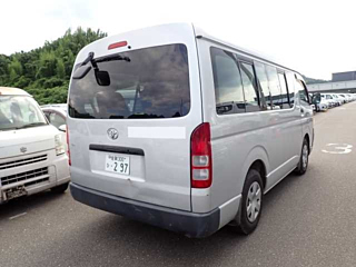 TOYOTA HIACE 2010