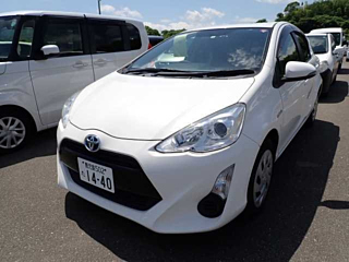 TOYOTA AQUA 2016