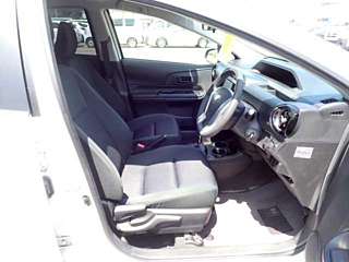 TOYOTA AQUA 2016