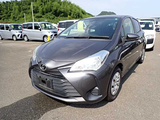 TOYOTA VITZ 2017