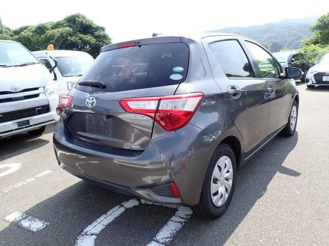 TOYOTA VITZ 2017