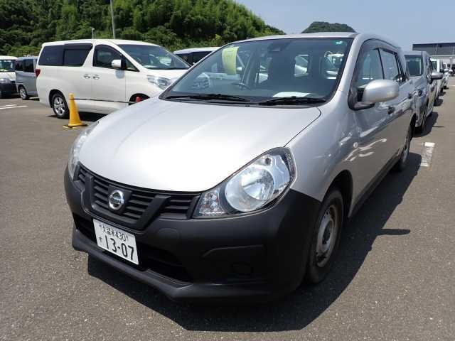 NISSAN AD 2020