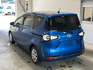 TOYOTA SIENTA 2016