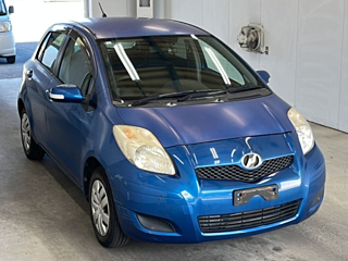 TOYOTA VITZ 2010
