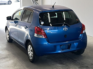TOYOTA VITZ 2010