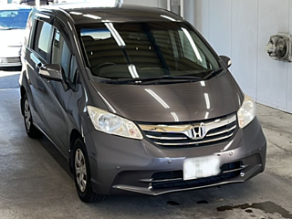 HONDA FREED 2013