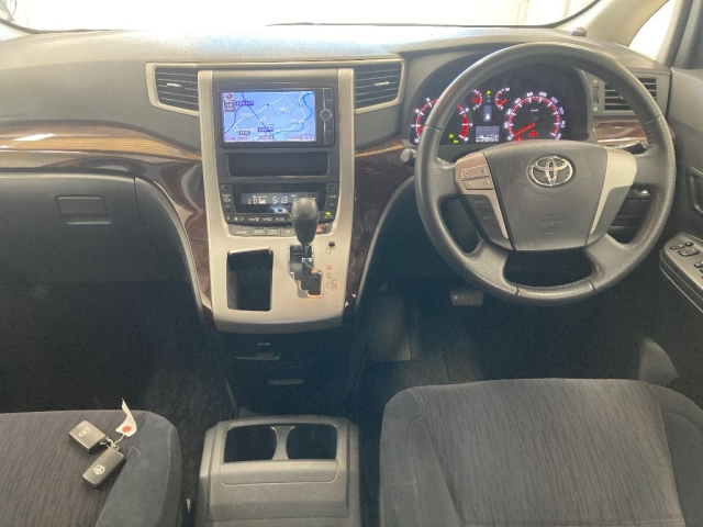 TOYOTA VELLFIRE 2012