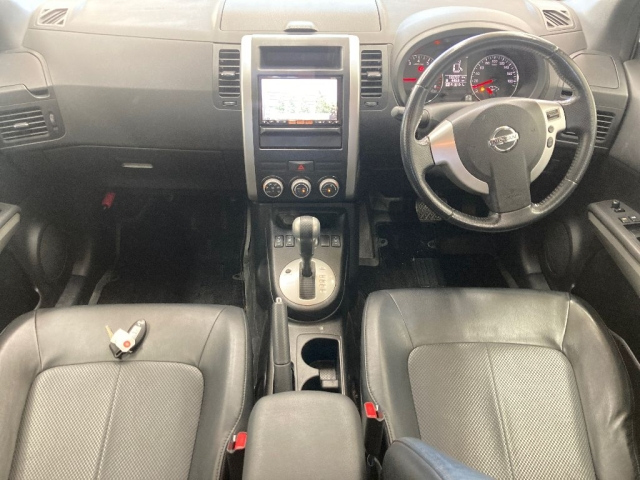 NISSAN X-TRAIL 2013
