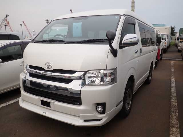 TOYOTA HIACE VAN 2020