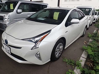 TOYOTA PRIUS 2018