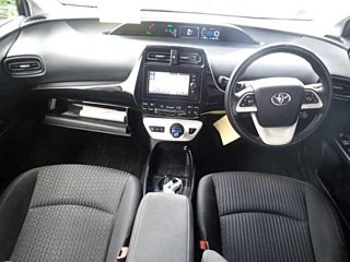 TOYOTA PRIUS 2018