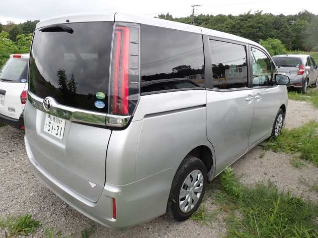 TOYOTA NOAH 2018
