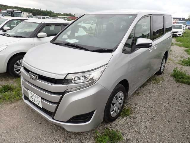 TOYOTA NOAH 2018