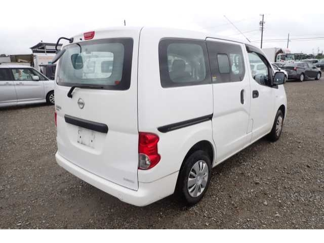 NISSAN NV200 2021
