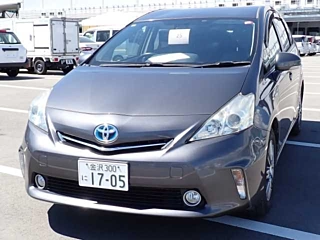 TOYOTA PRIUS ALPHA 2014