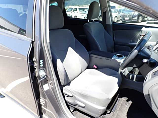 TOYOTA PRIUS ALPHA 2014