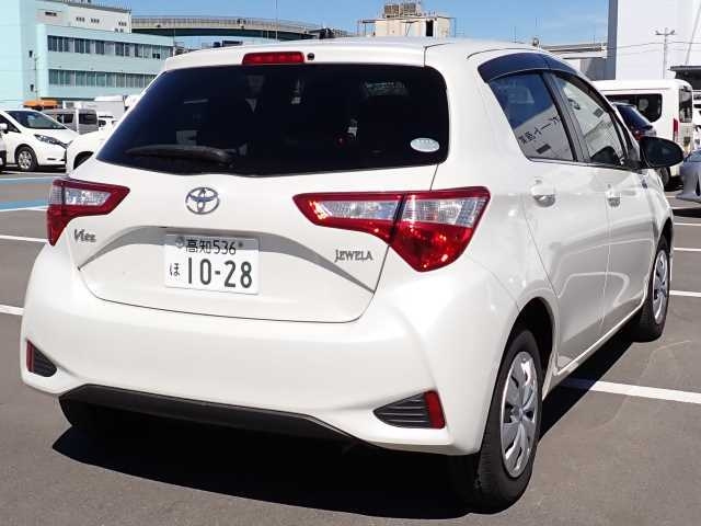 TOYOTA VITZ 2020