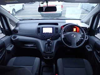 NISSAN NV200 2019