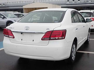 TOYOTA PREMIO 2018