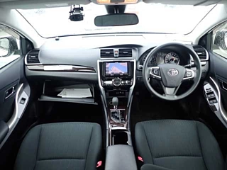 TOYOTA PREMIO 2018