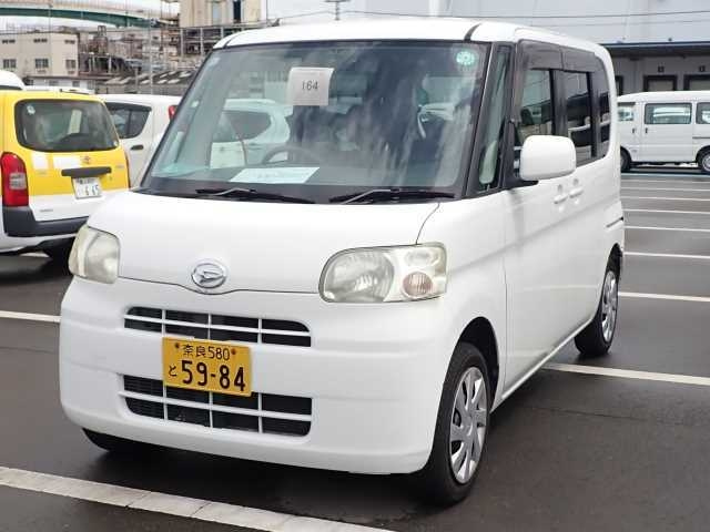 DAIHATSU TANTO 2011