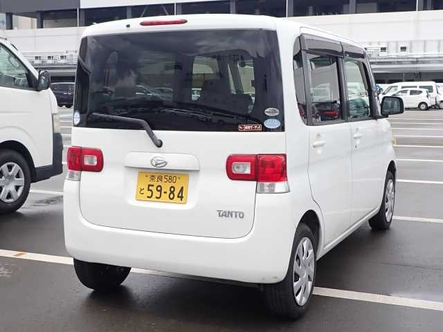 DAIHATSU TANTO 2011