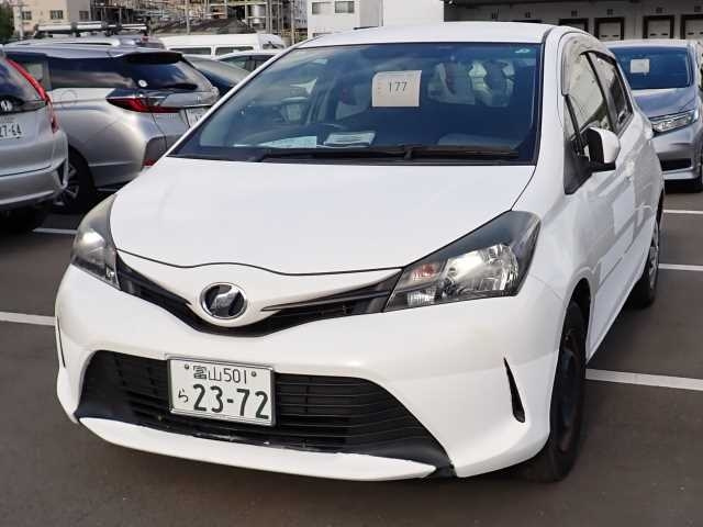 TOYOTA VITZ 2015