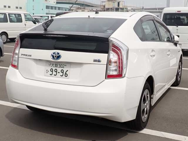 TOYOTA PRIUS 2015