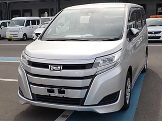 TOYOTA NOAH 2020
