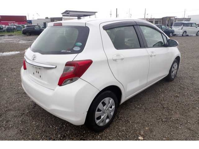 TOYOTA VITZ 2016