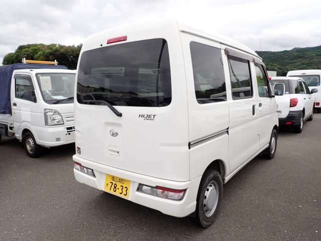 DAIHATSU HIJET VAN 2021