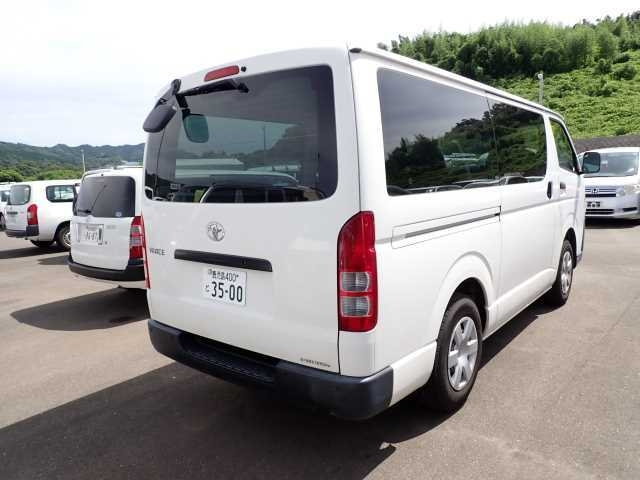 TOYOTA HIACE VAN 2020