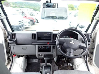 MITSUBISHI MINICAB VAN 2010