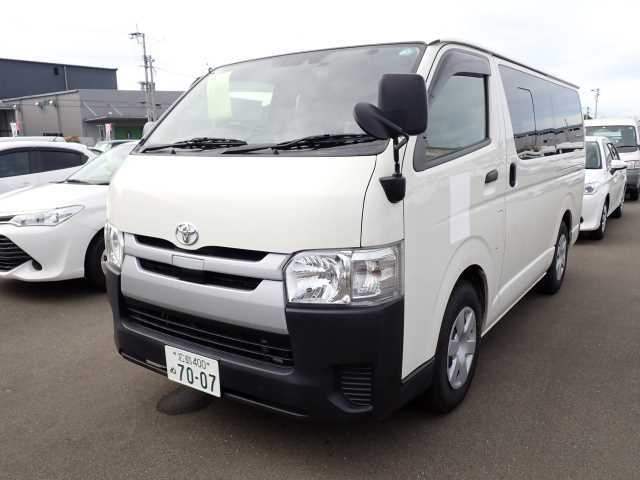 TOYOTA HIACE VAN 2019