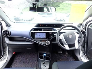 TOYOTA AQUA 2016