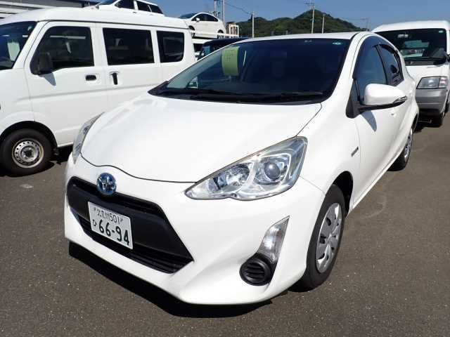 TOYOTA AQUA 2016