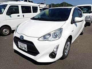 TOYOTA AQUA 2016