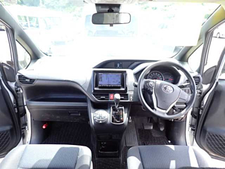 TOYOTA NOAH 2019