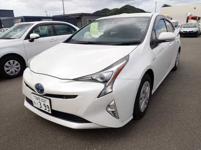 TOYOTA PRIUS 2018