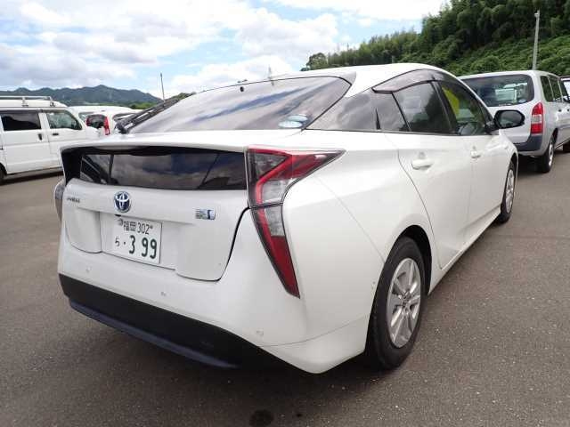 TOYOTA PRIUS 2018