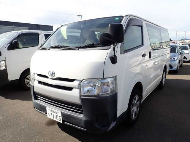 TOYOTA HIACE VAN 2016